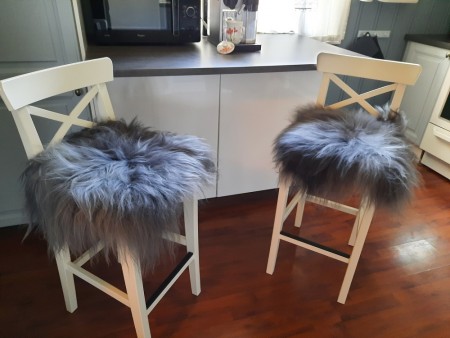 Sitteunderlag laget av ekte saueskinn - Grey CC farge
