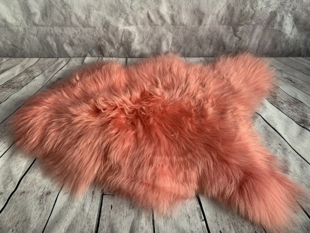 Ekte Islandske Saueskinn i Light Coral farge -langhåret