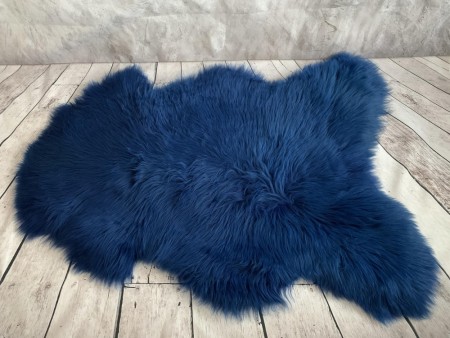 Ekte Svenske saueskinn / lammeskinn i Navy-Blue farge