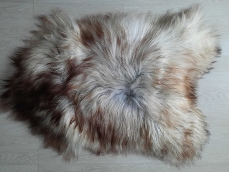 Saueskinn natural Grå farge 110-120 cm